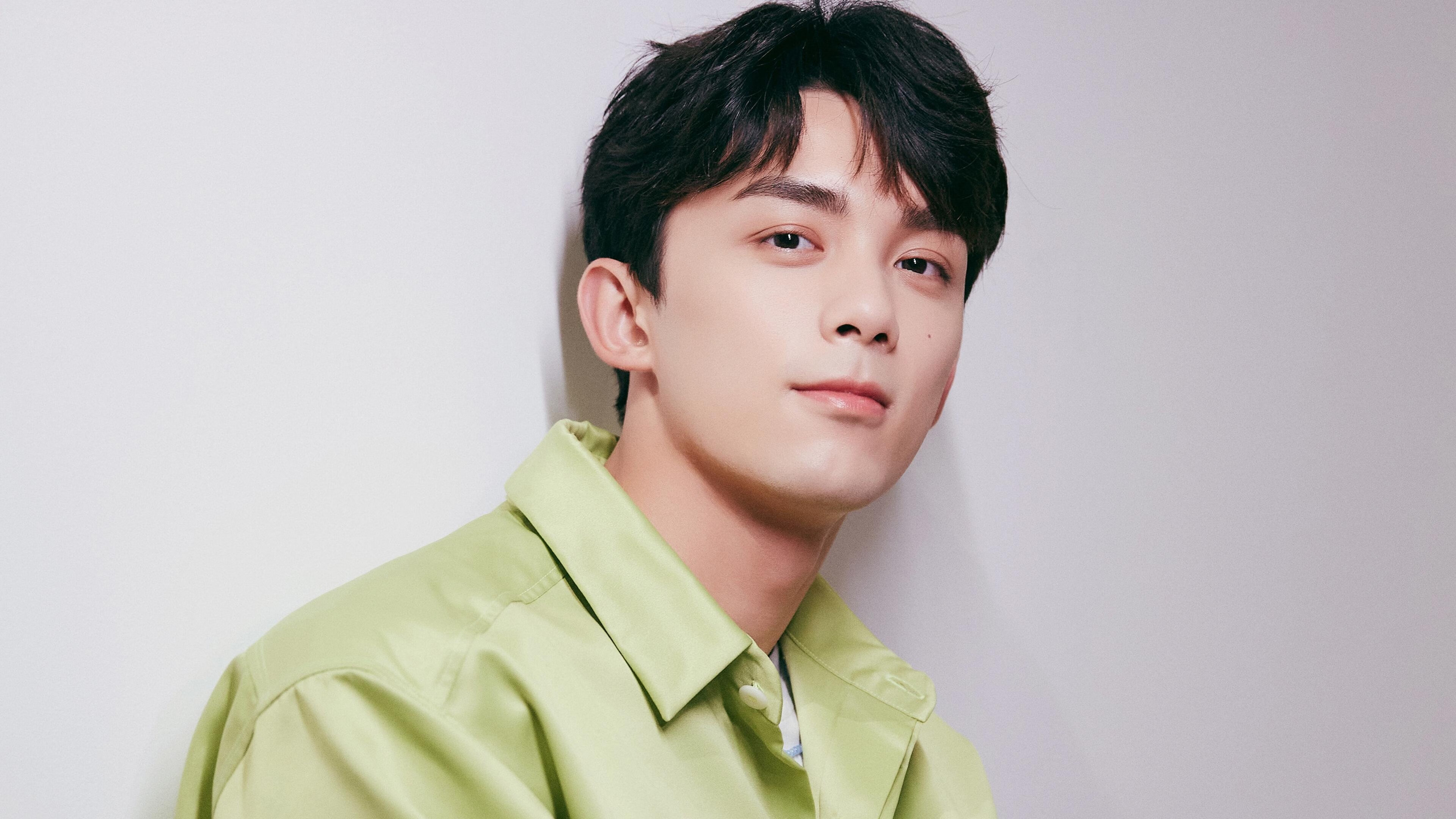 _都市登山挑战：攀越天际线的勇敢征程_，攀登天梯图片