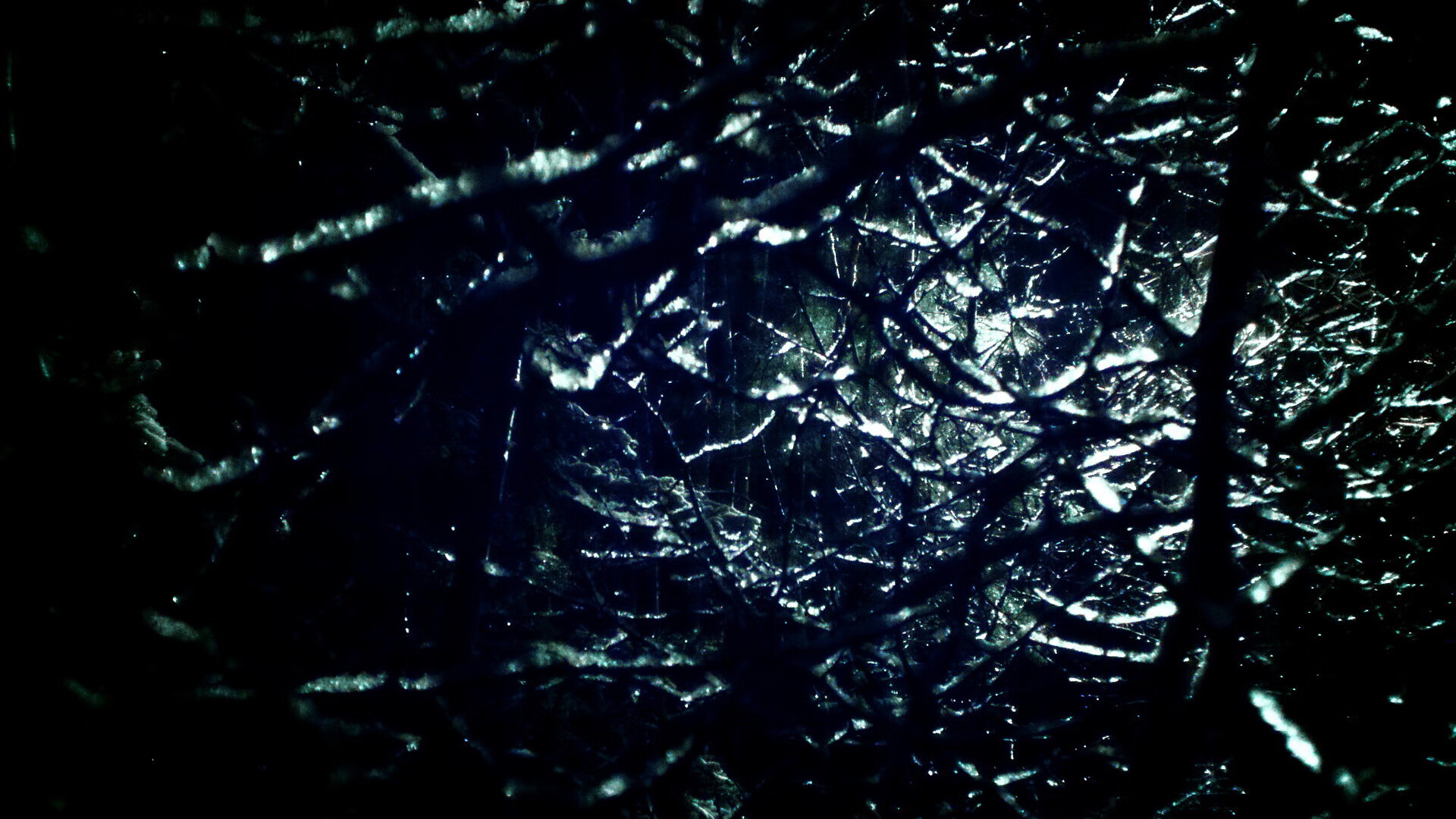 国内足球联赛球队轮番换阵,比赛局势扑朔迷离,中国足协转会窗口