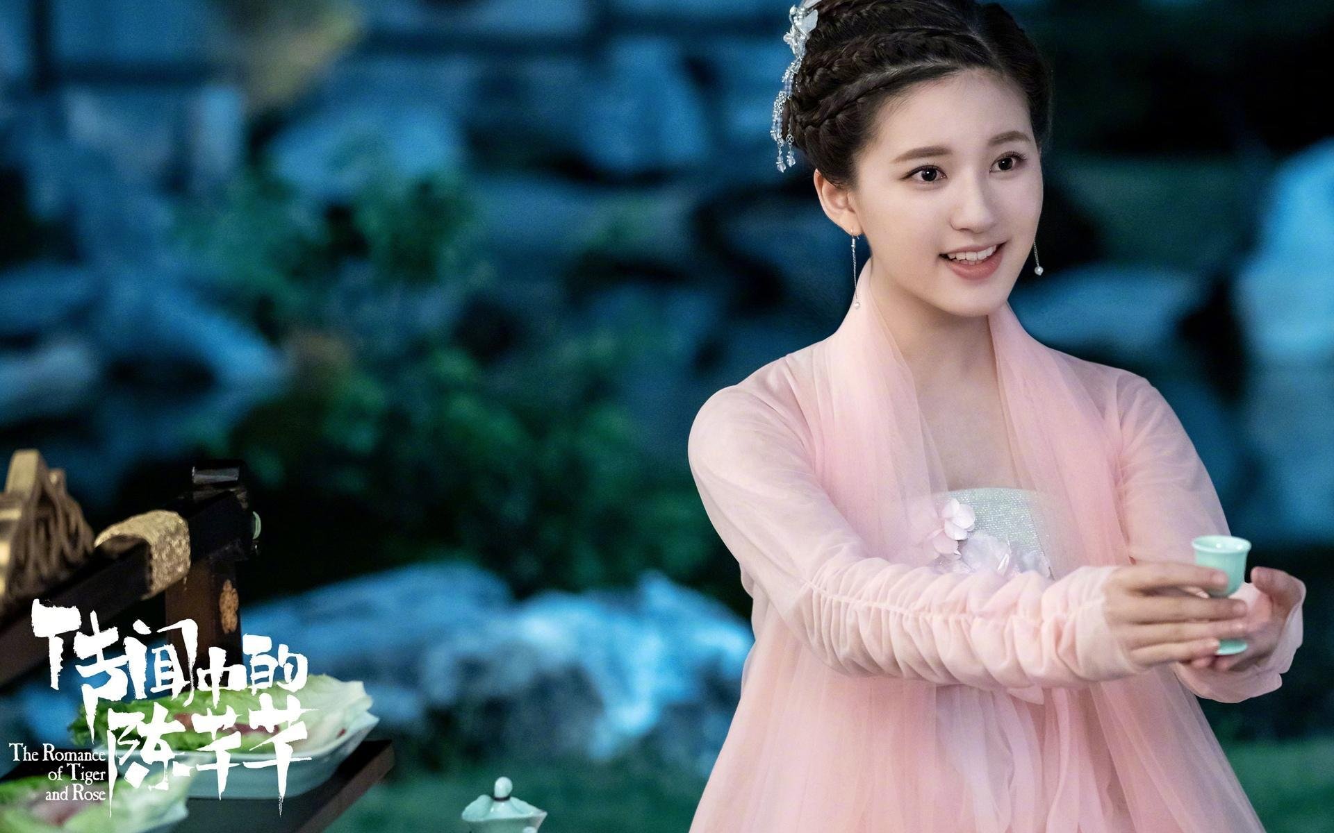 里昂中场坚决为球队争胜，引领士气高昂全力拼搏，里昂队首发阵容