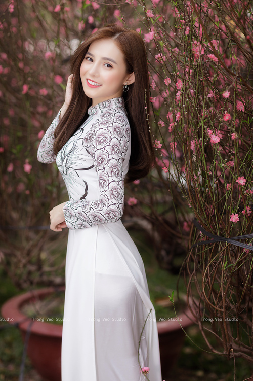 爱游戏体育平台-球衣号码悼念仪式感动全场，致敬篮球传奇，球衣号码的意义篮球